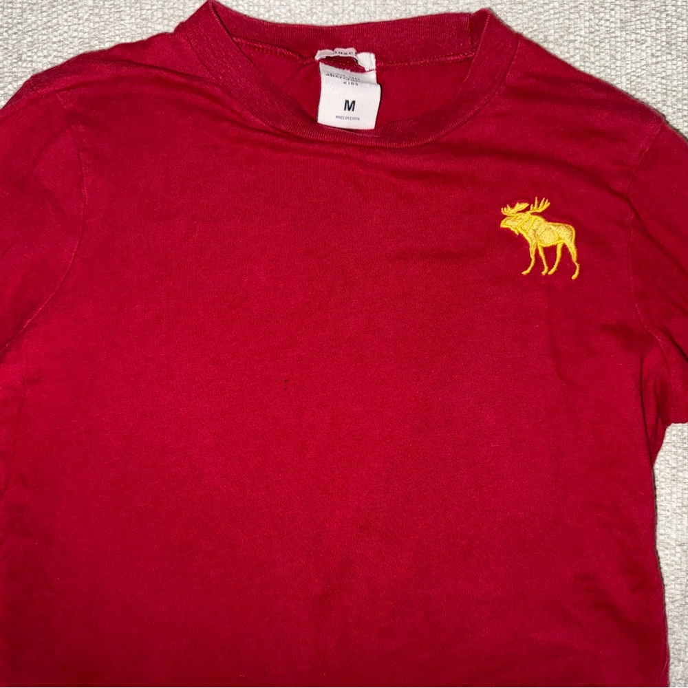 NWOT!!🫎Abercrombie Boys Sz.M 🏡 is Smoke and Pet Free.
